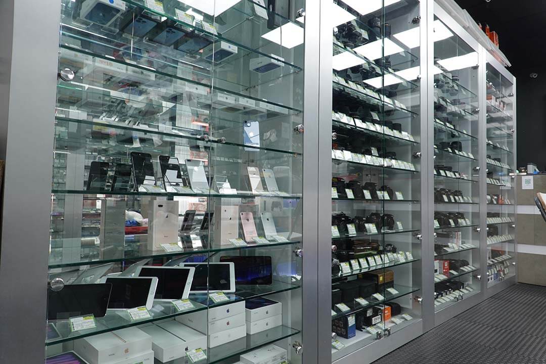 青蘋果3C 台中門市收購手機、筆電、相機與精品禮券,支援 LINE 預估與現場交易,價格透明、安全換現金。